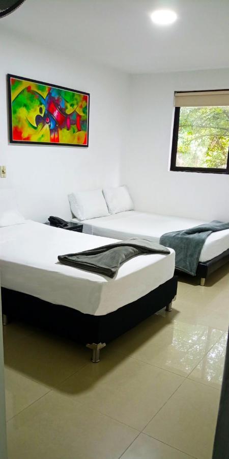 Hotel Girasol 70 메딜린 외부 사진